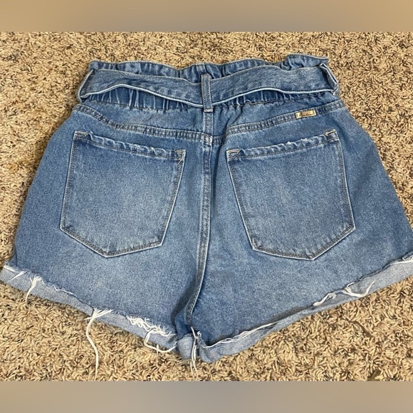 Women’s Kancan Ultra High Rise Paperbag Denim Shorts Size Large 29” waist - Picture 2 of 6